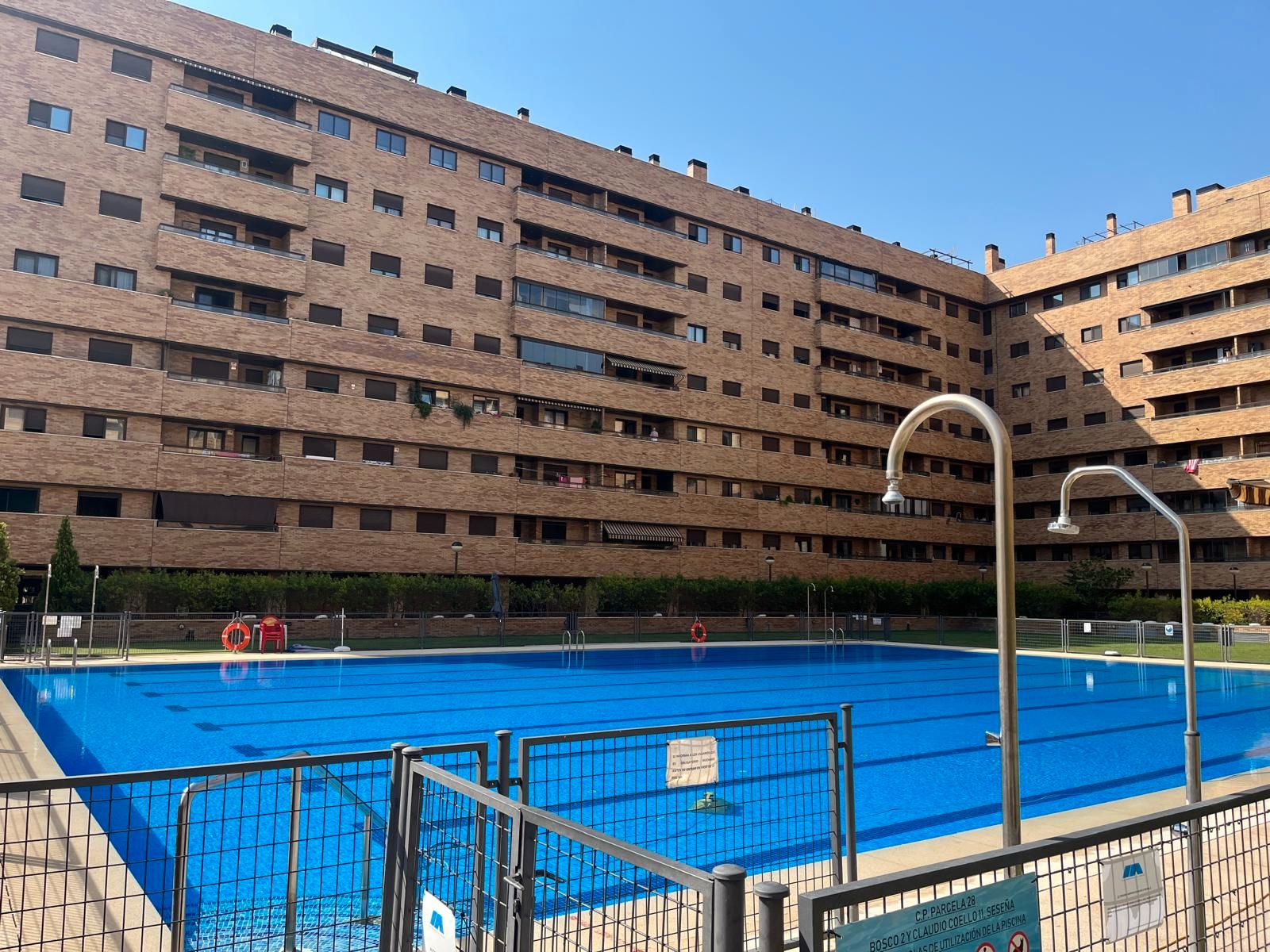 Piscina de Pis en venda en Seseña amb Aire condicionat, Terrassa i Moblat