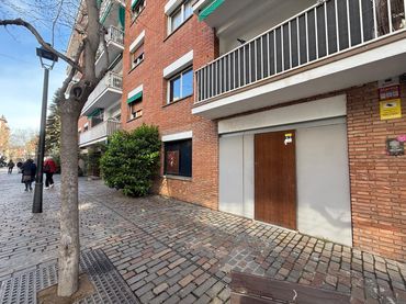 Local comercial en alquiler en Carrer de Villà 28