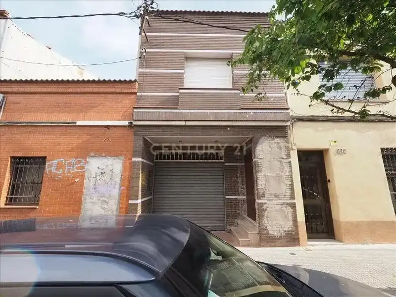 Haus zum Verkauf in AMPLE 274