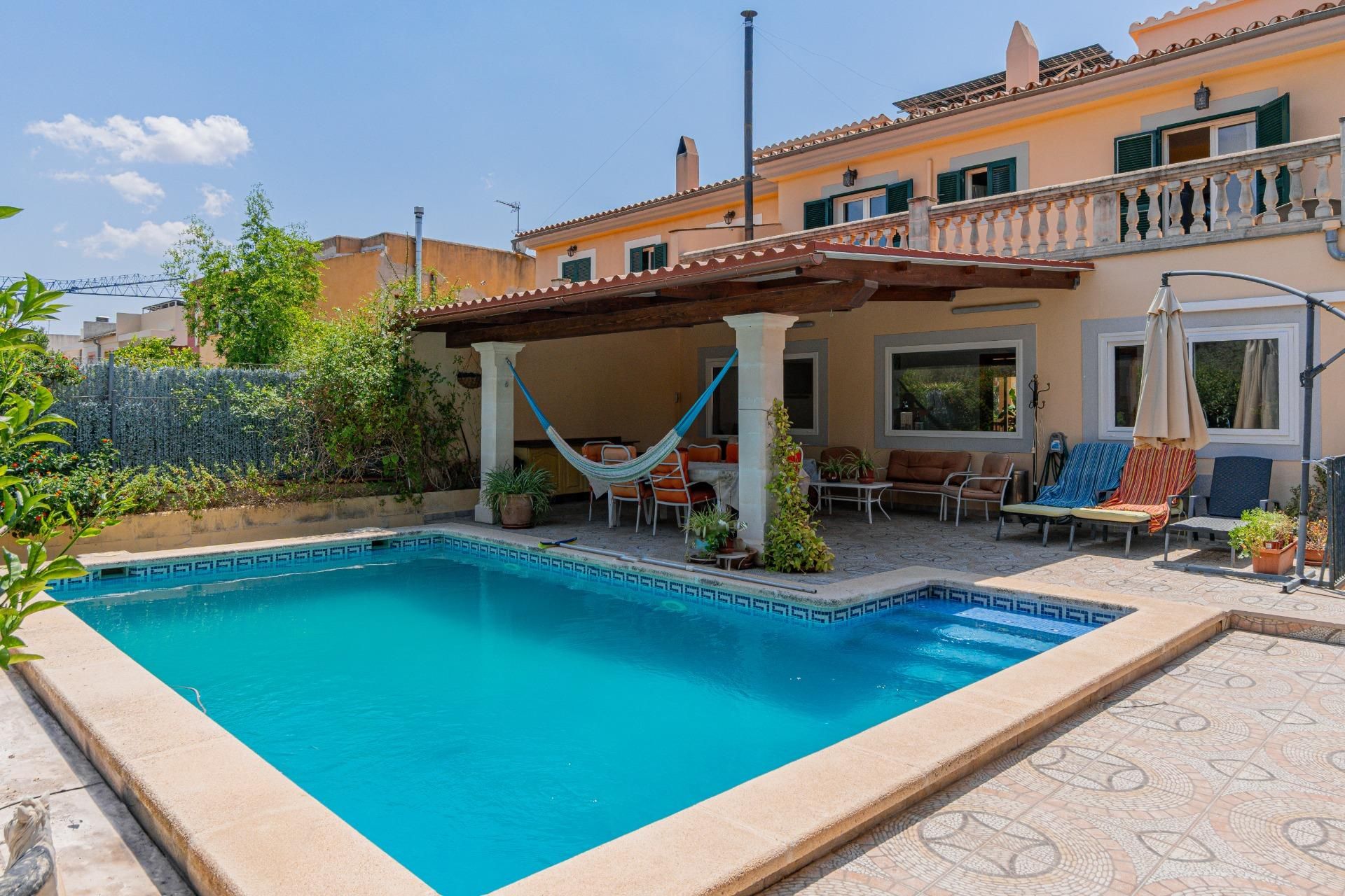 Piscina de Casa adosada en venda en Bunyola amb Aire condicionat, Jardí privat i Terrassa