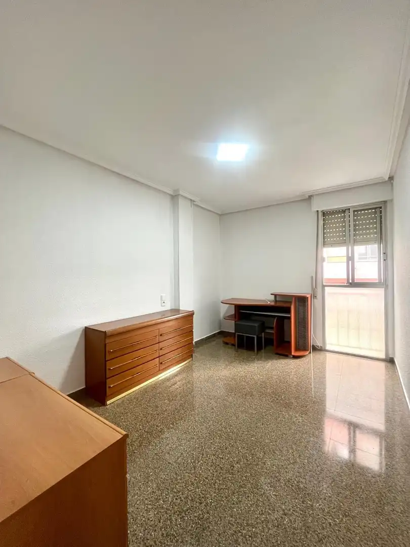 Piso de alquiler en Avenida de Ausiàs March, San Crispín