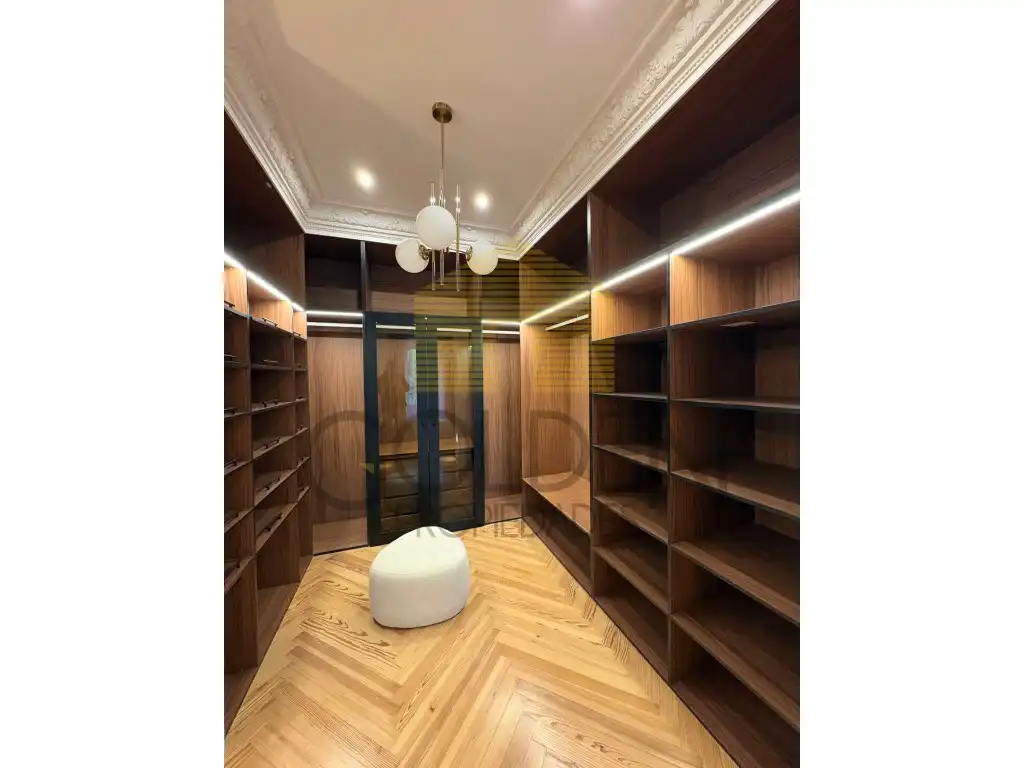 Piso en venta en Calle Alfonso Xii, Jerónimos