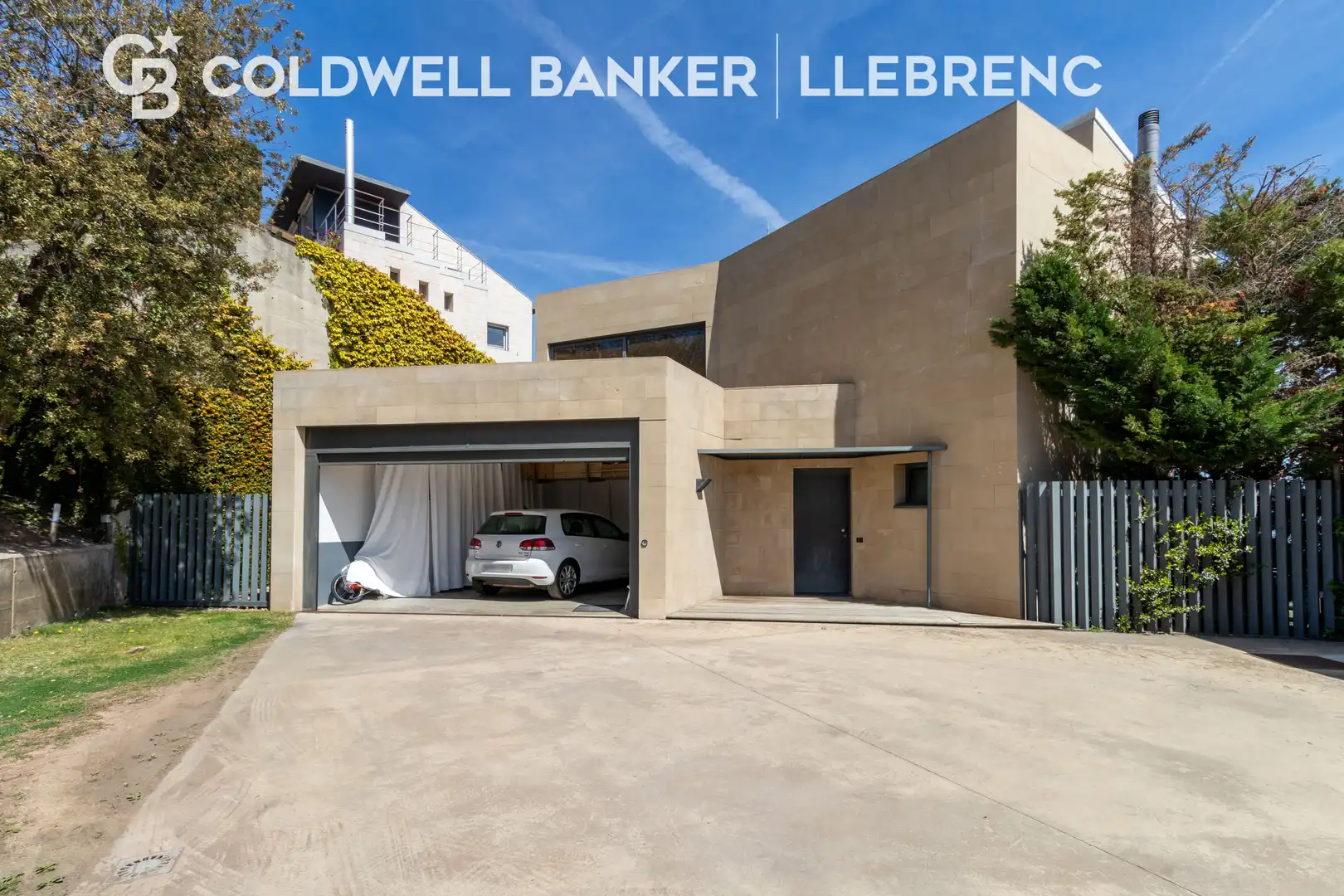Vista exterior de Casa o chalet en venta en Barcelona con Aire acondicionado, Calefacción y Jardín privado