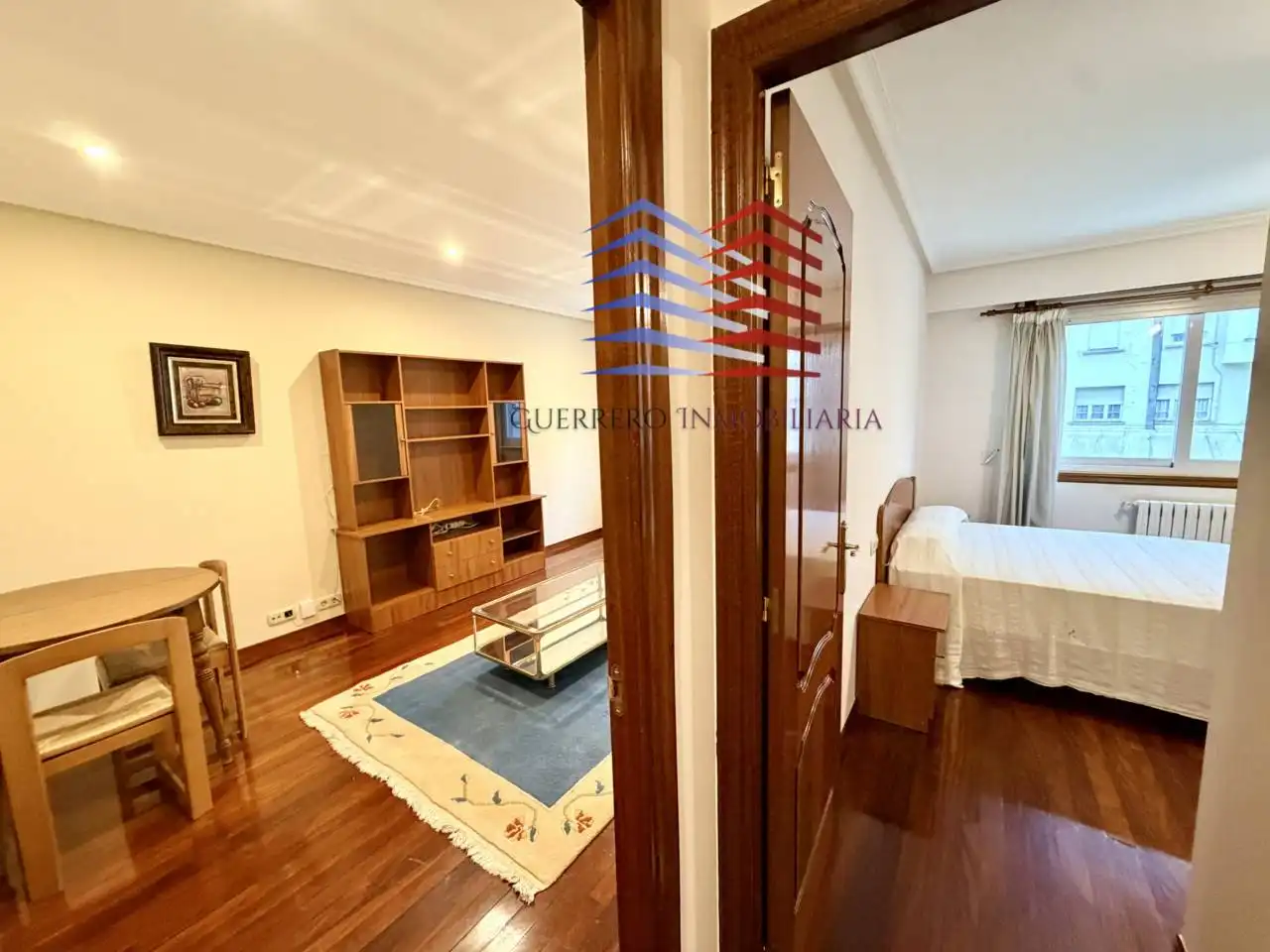 Habitación de Apartamento de alquiler en Ourense Capital  con Calefacción, Parquet y Trastero