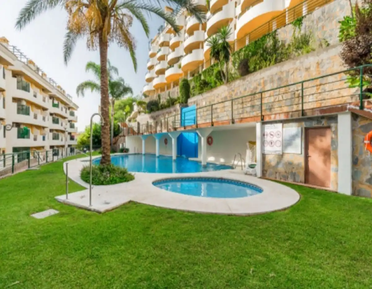 Apartamento con piscina en venta en Nueva Andalucía