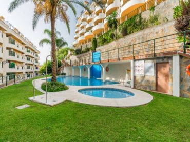 Apartamento con piscina en venta en Nueva Andalucía