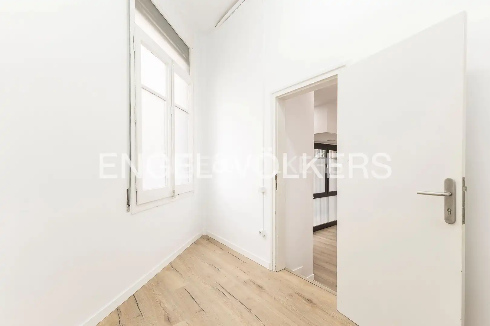 Flat for sale in Barcelona  with Air Conditioner, Heating and Parquet flooring