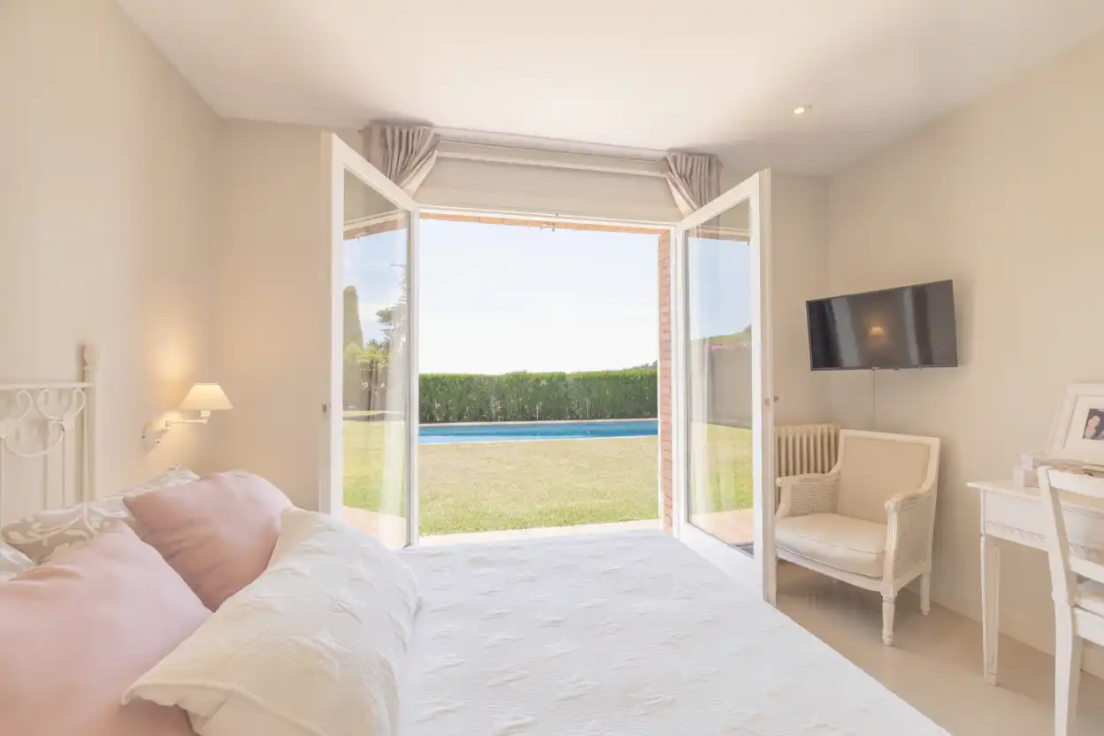 Bedroom of Houses for sale in Sant Andreu de Llavaneres  with Air Conditioner, Heating and Private garden