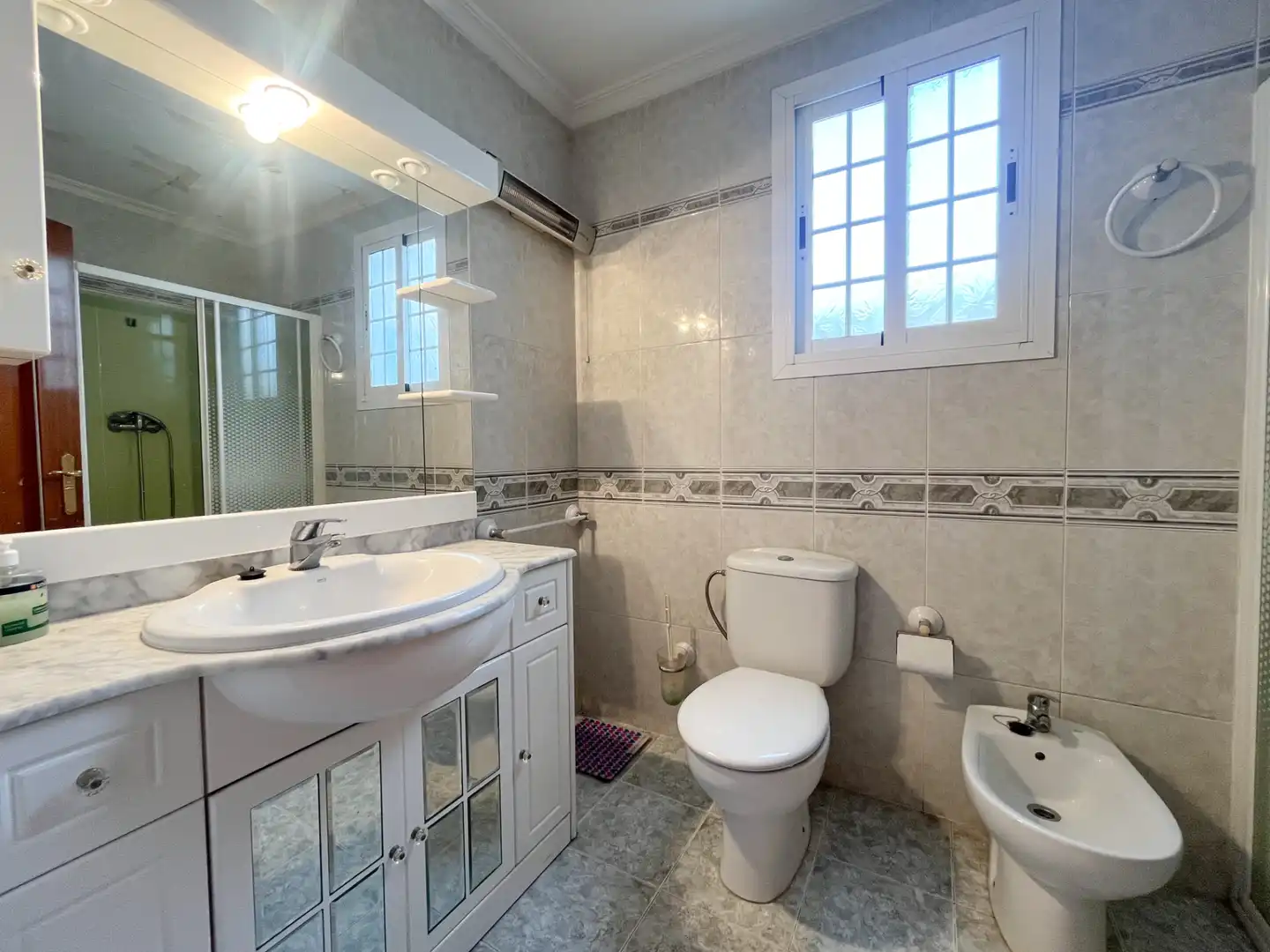 Baño de Piso en venta en Sagunto / Sagunt con Aire acondicionado, Amueblado y Horno