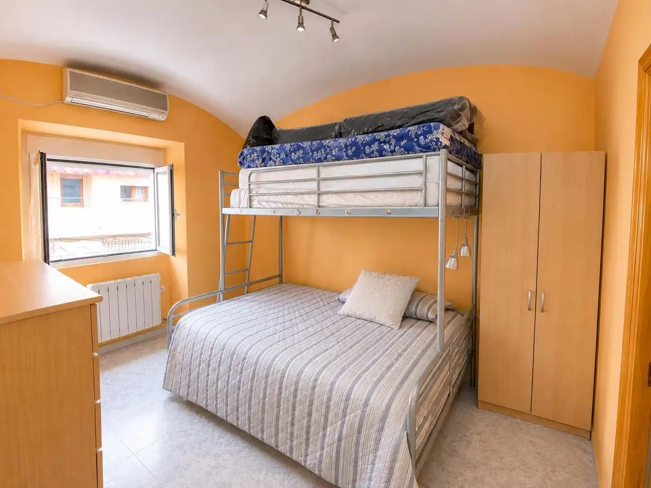 Dormitori de Casa o xalet en venda en Mérida amb Terrassa