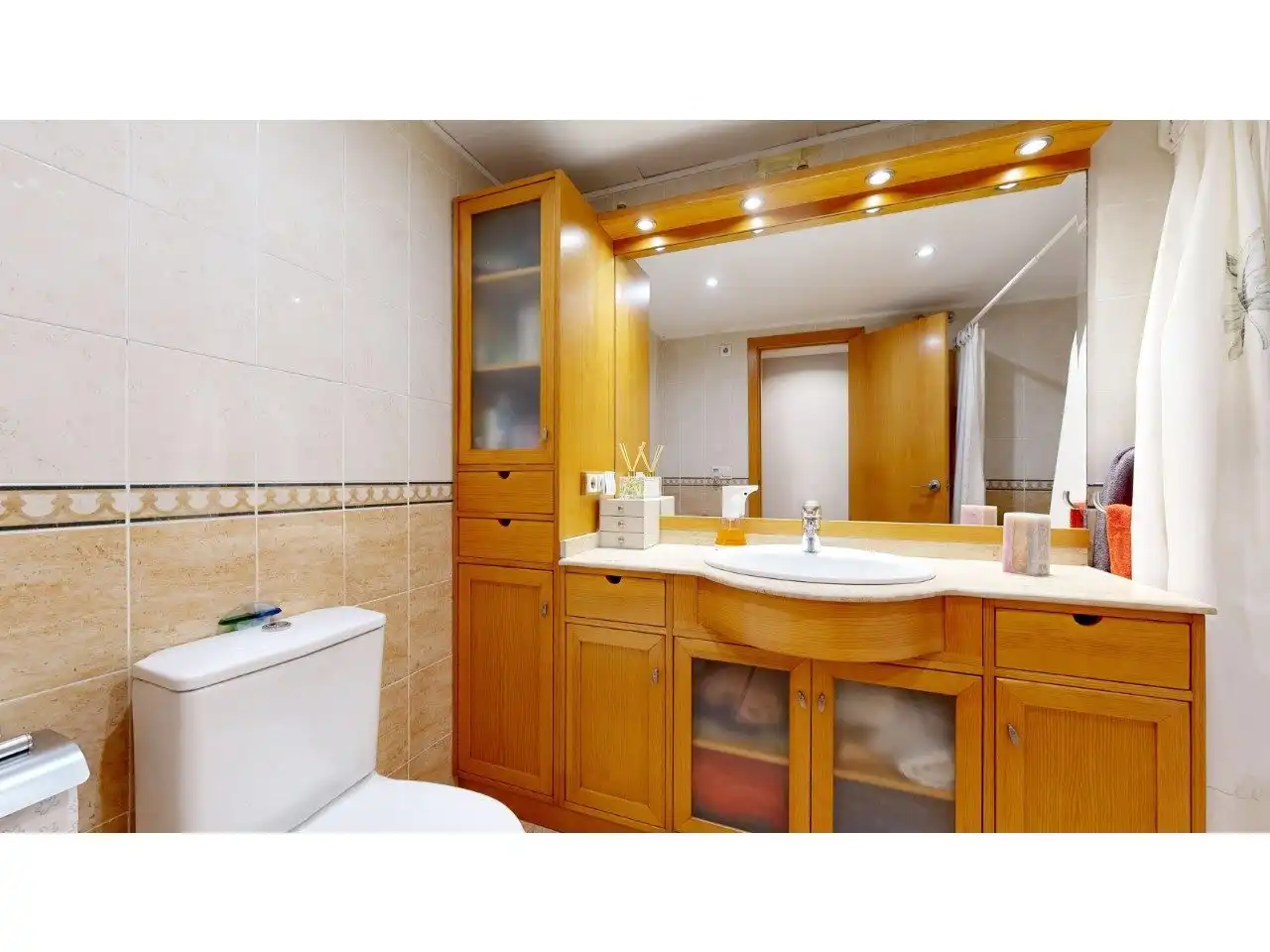 Bathroom of Flat for sale in Valencia  with Air Conditioner, Private garden and Terrace