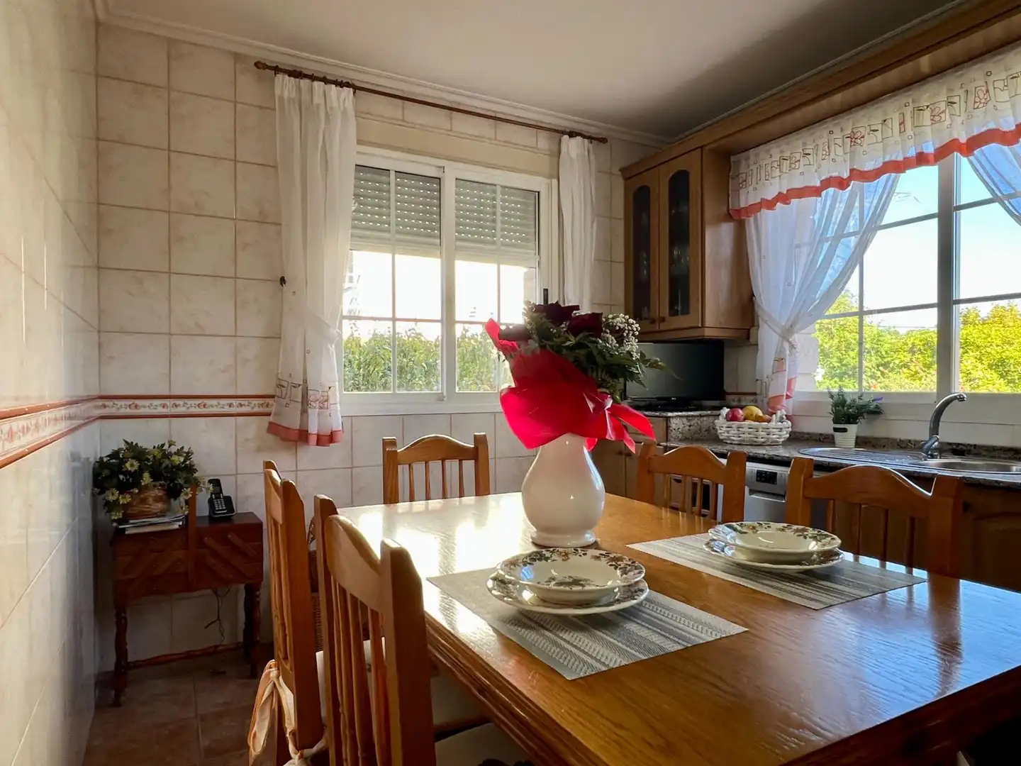 Dining room of Houses for sale in Bergondo, A Coruña