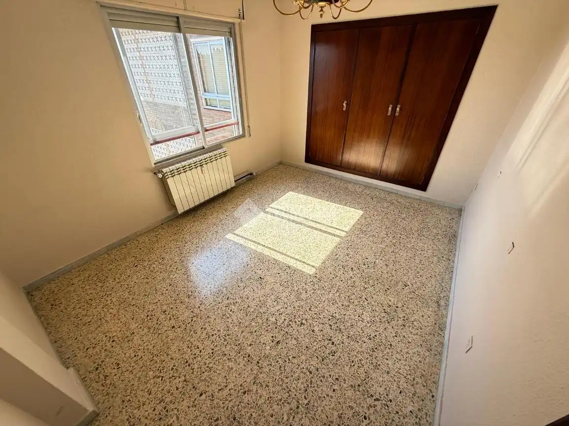 Piso en venta en Zaragoza con Calefacción y Balcón