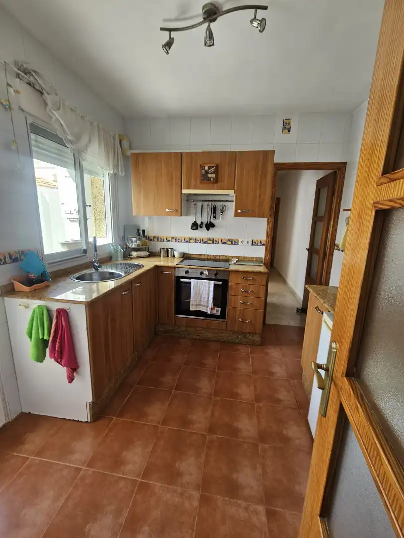Cuina de Casa o xalet de lloguer en Cartagena amb Jardí privat, Moblat i Forn