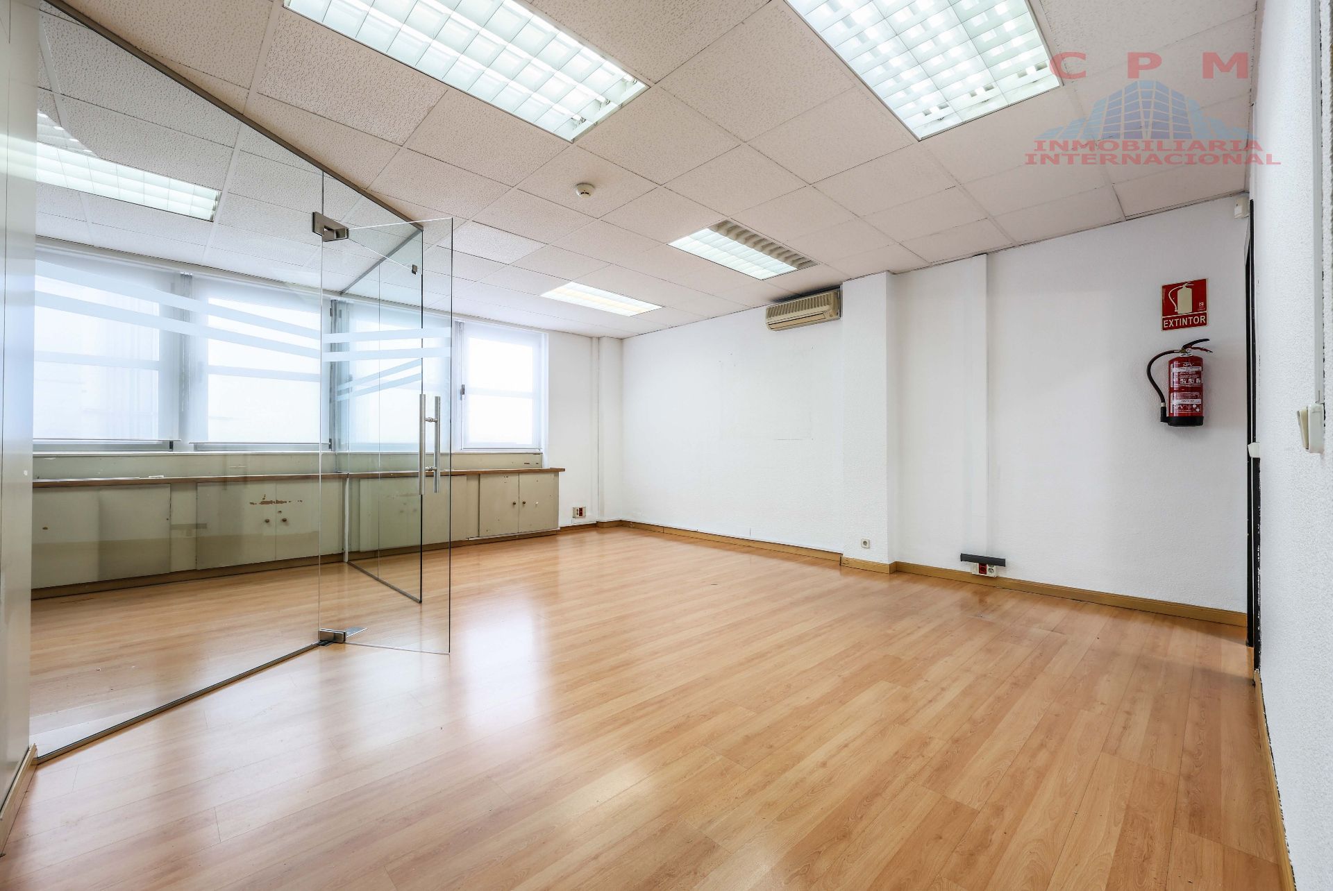 Office to rent in  Madrid Capital  with Air Conditioner, Heating and Internet