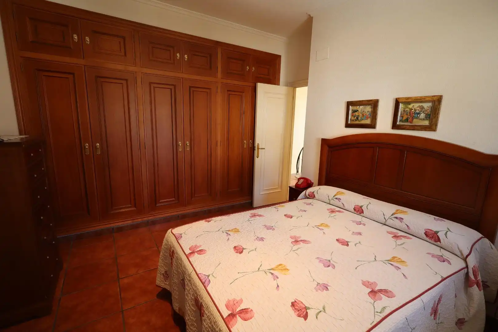 Habitación de Casa o chalet en venta en Chiva con Aire acondicionado, Calefacción y Jardín privado