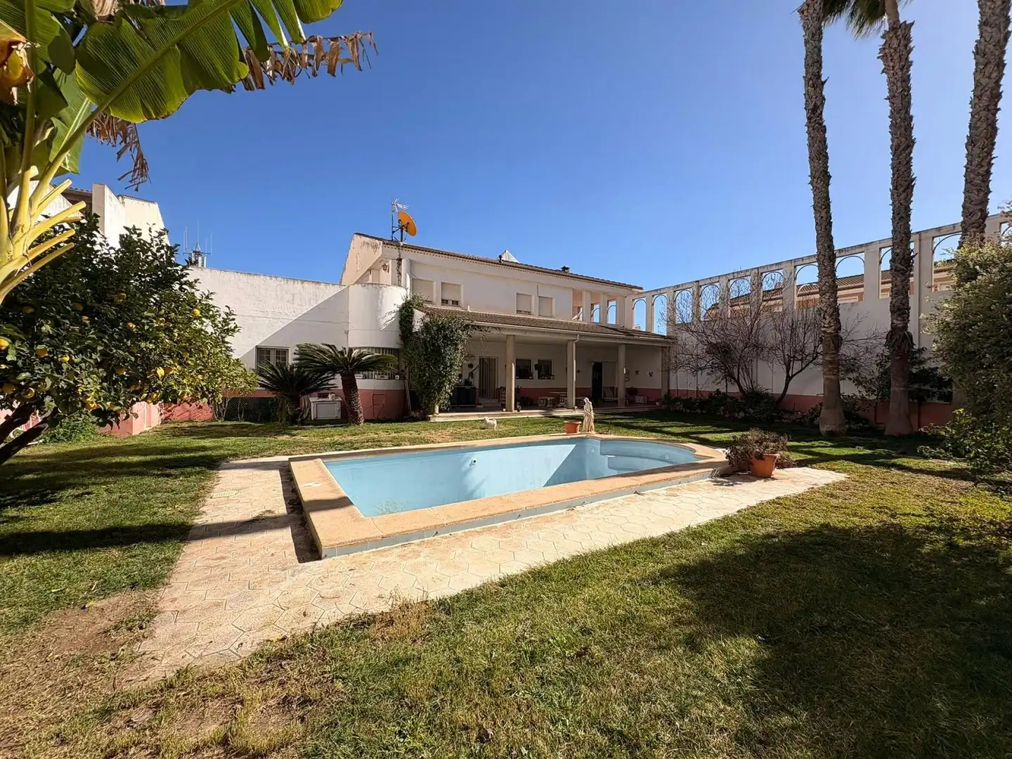 Detached house for sale in Sax