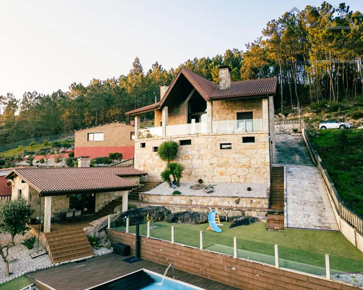 Vista exterior de Casa o chalet en venta en Tui con Calefacción, Jardín privado y Terraza