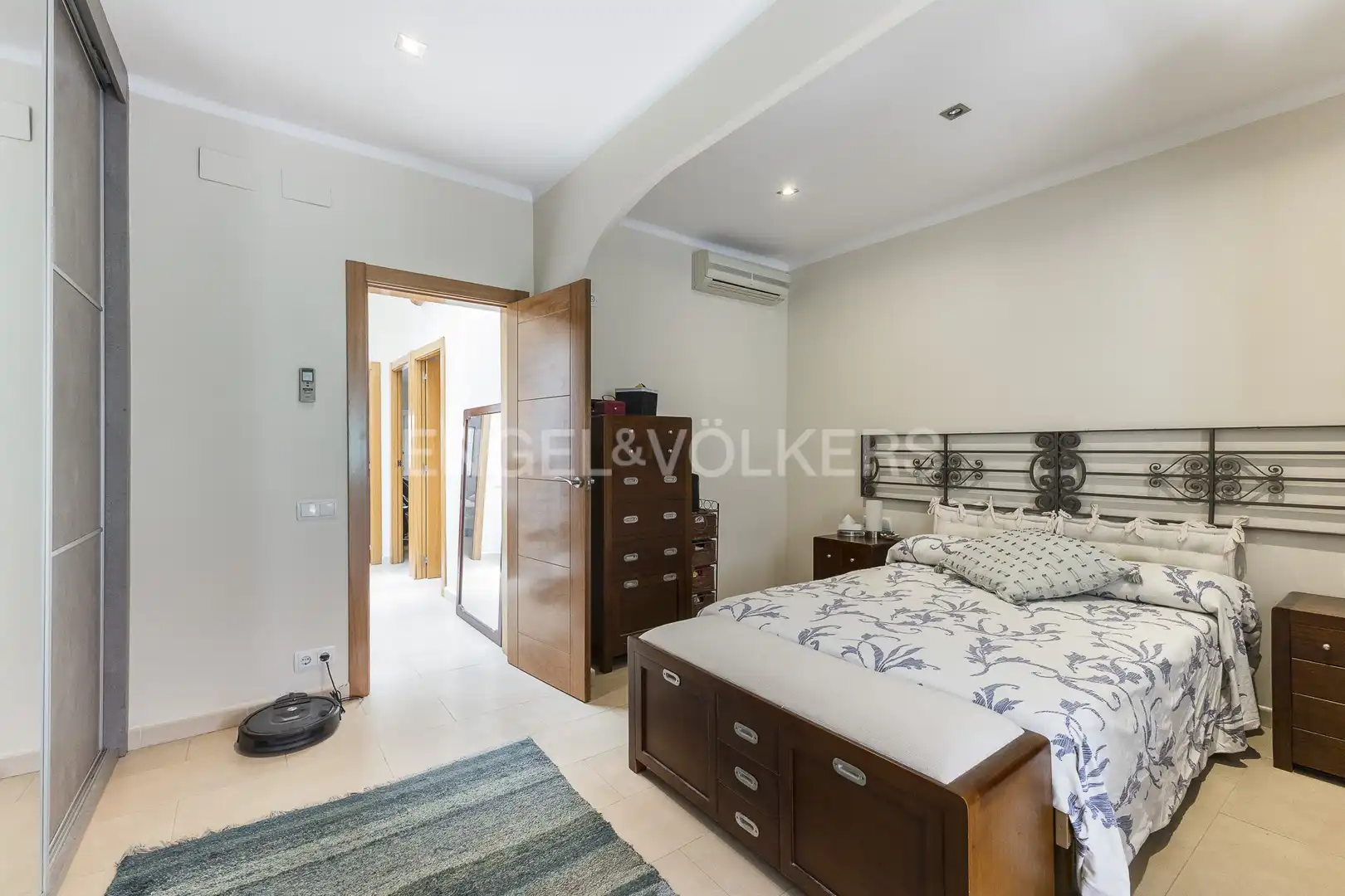 Bedroom of Houses for sale in Barcelona  with Air Conditioner, Heating and Terrace