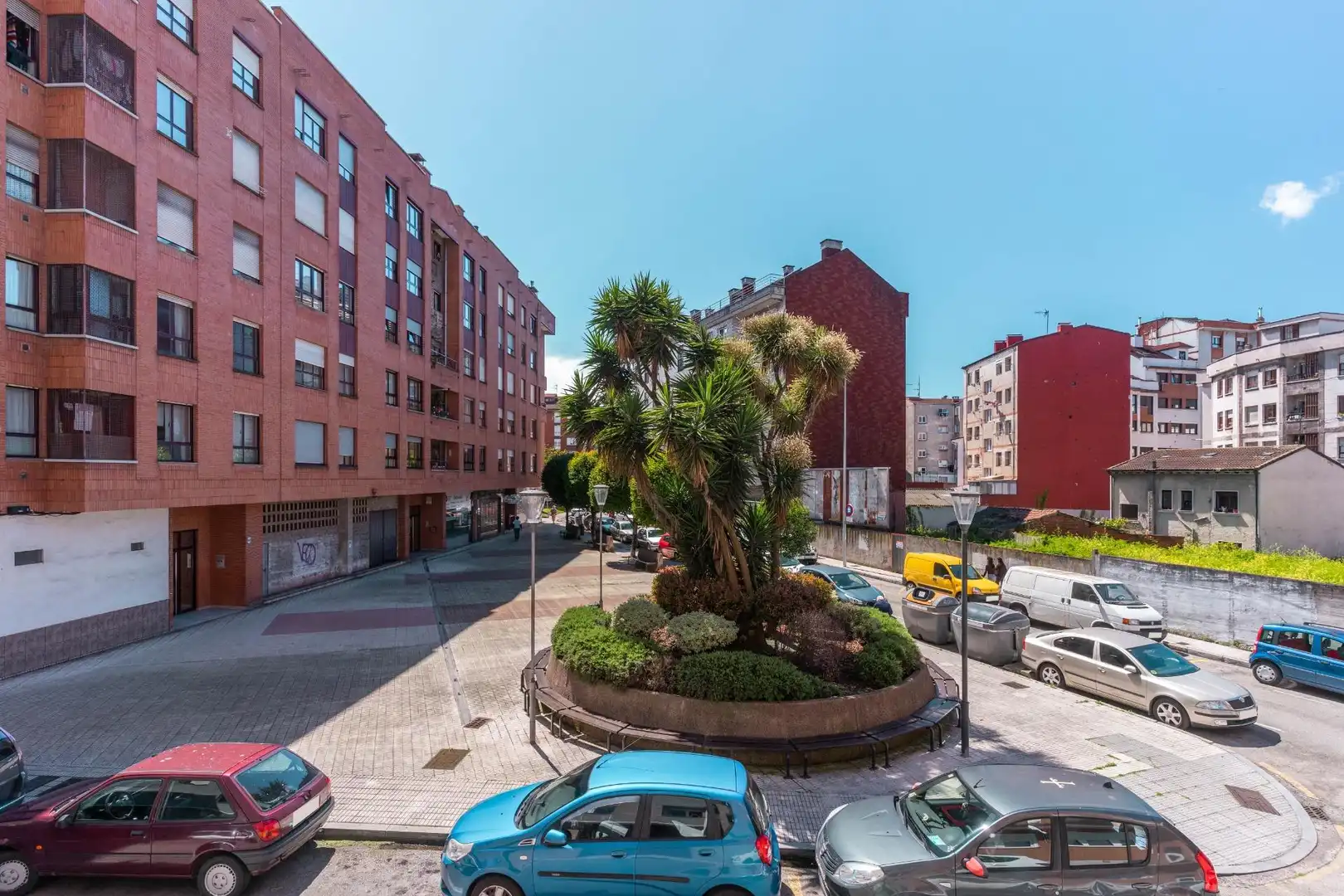 Vista exterior de Pis en venda en Gijón  amb Calefacció, Jardí privat i Terrassa
