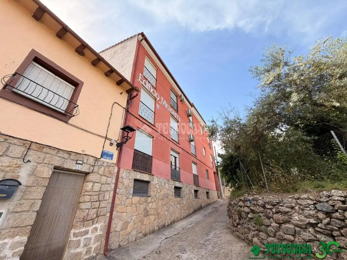 Vista exterior de Piso en venta en Arenas de San Pedro con Aire acondicionado