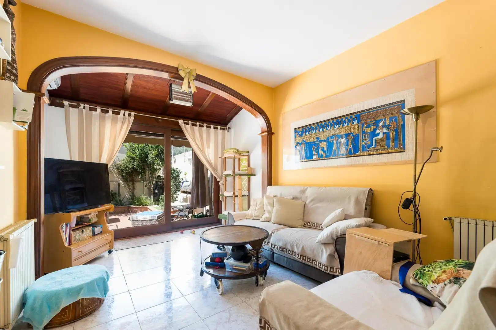 Sala d'estar de Casa adosada en venda en Almazora / Almassora amb Aire condicionat, Calefacció i Terrassa