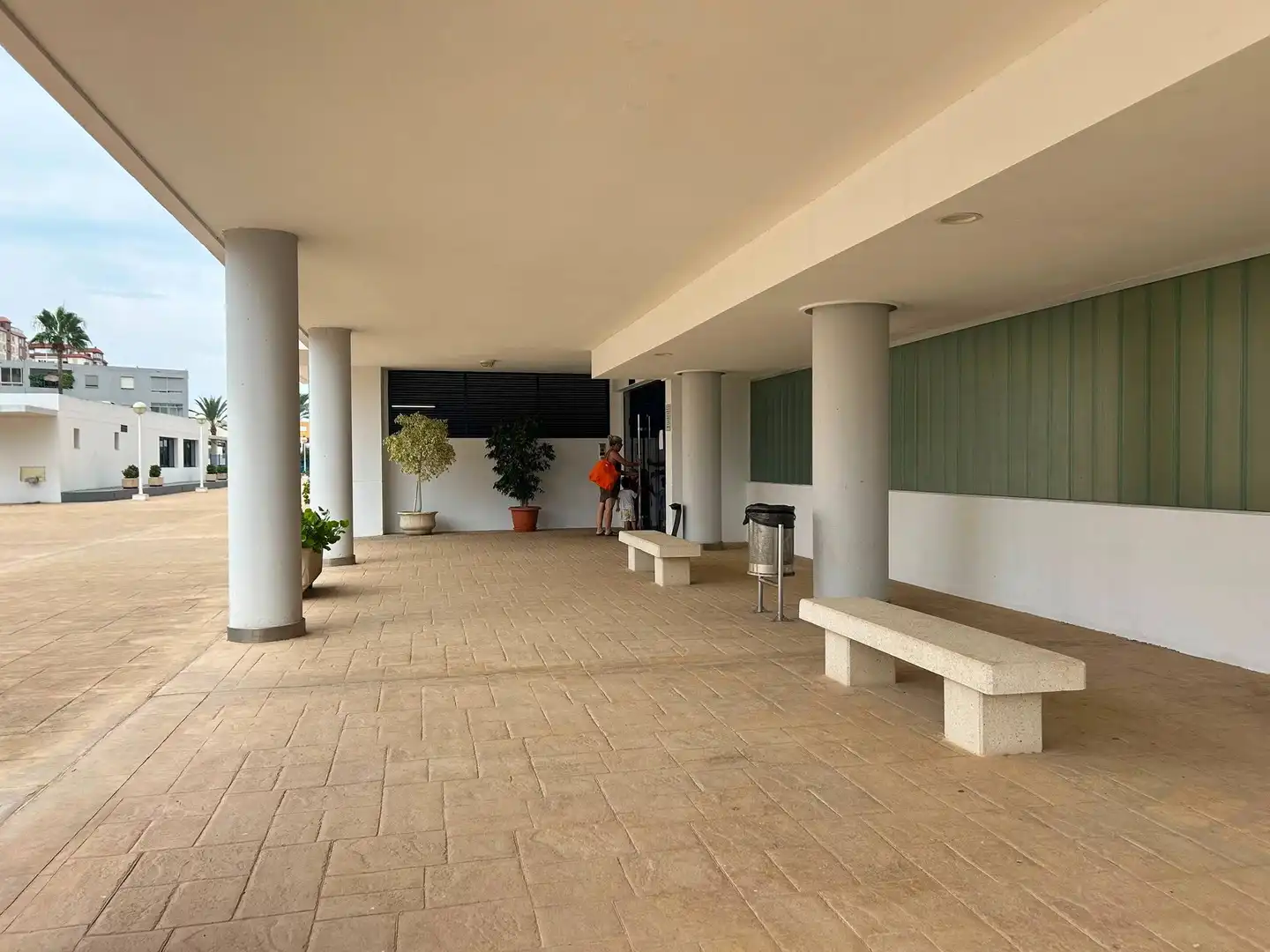 Terrasse von Wohnungen zur Miete in La Pobla de Farnals mit Klimaanlage, Heizung und Terrasse