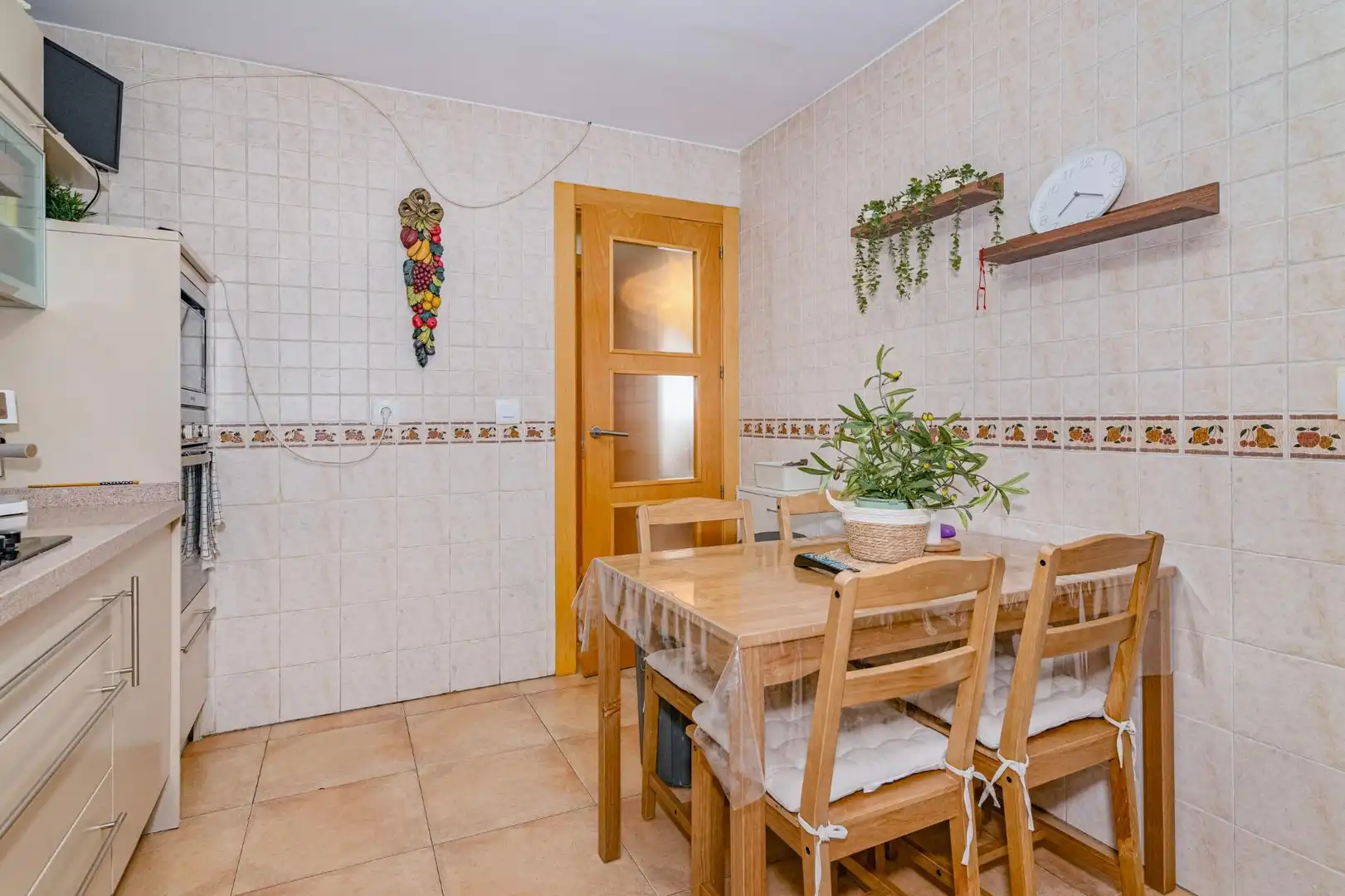 Cuina de Casa adosada en venda en Alhendín amb Terrassa, Traster i Balcó
