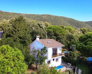 Vista exterior de Casa o xalet en venda en Sant Iscle de Vallalta amb Terrassa i Piscina