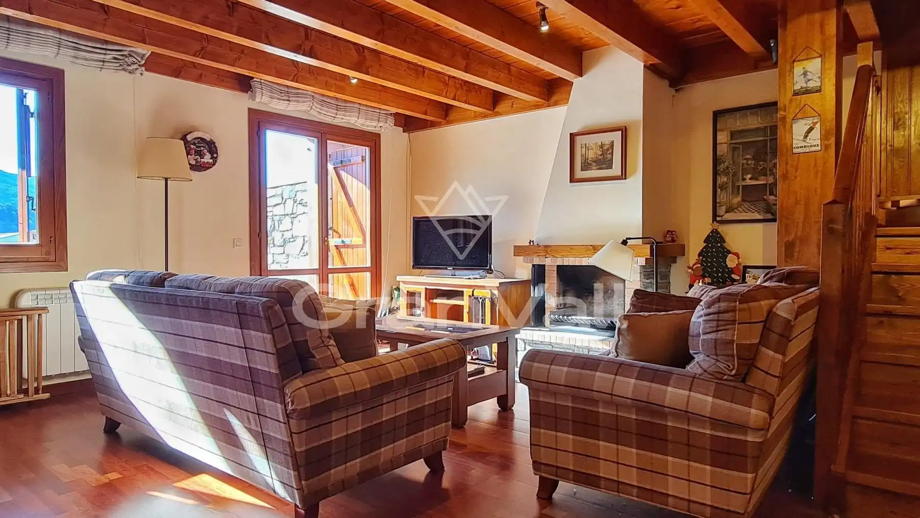 Wohnzimmer von Einfamilien-Reihenhaus zum Verkauf in Osséja mit Heizung, Parkett und Terrasse