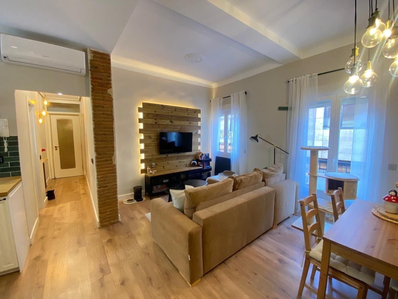 Living room of Flat for sale in  Madrid Capital  with Air Conditioner and Heating