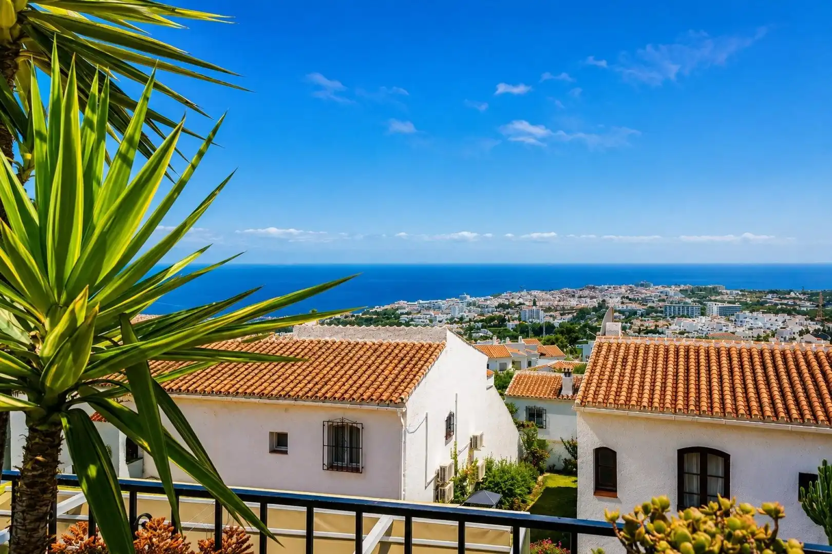 Vista exterior de Apartamento en venta en Nerja con Aire acondicionado, Calefacción y Terraza