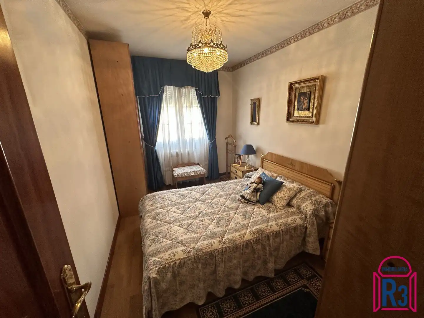 Dormitori de Casa adosada en venda en San Andrés del Rabanedo amb Calefacció, Terrassa i Moblat