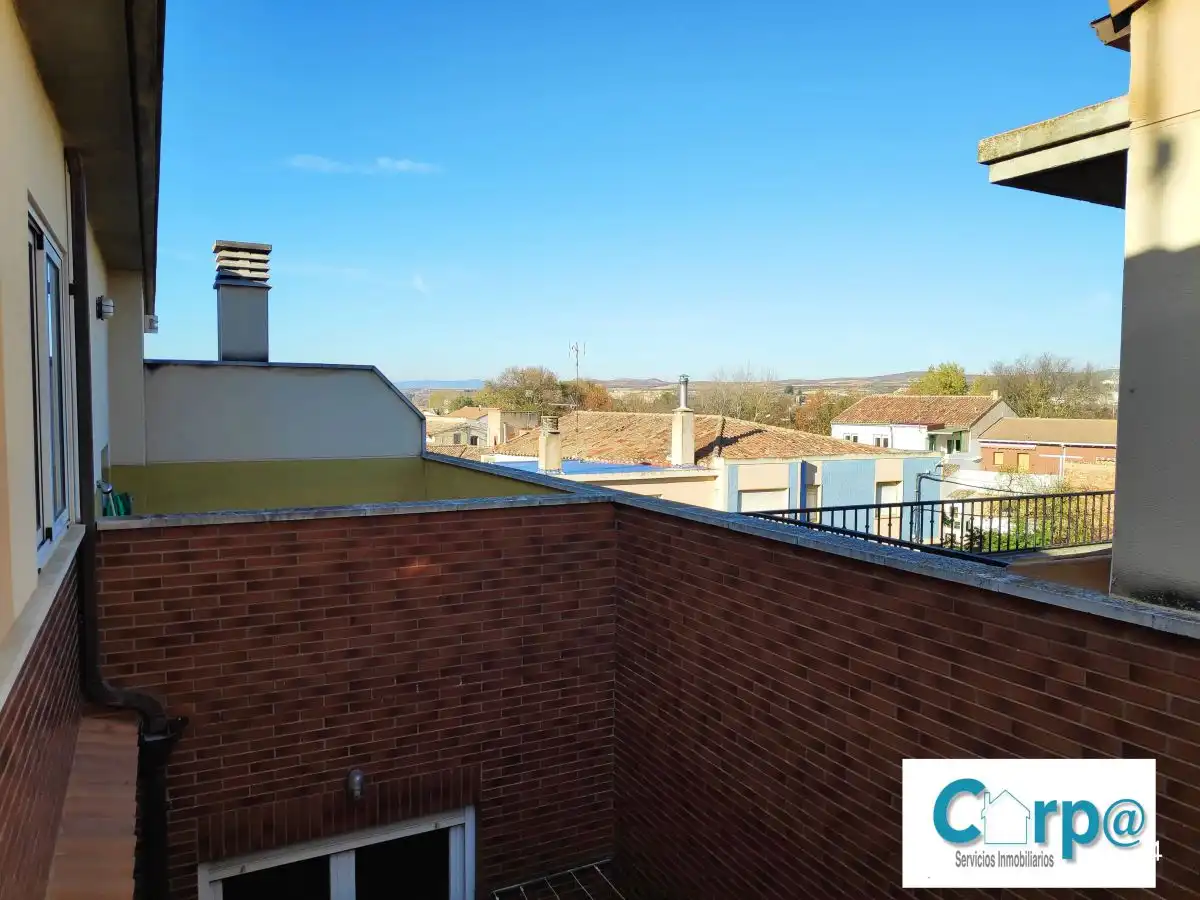 Casa adosada en venta en Andosilla