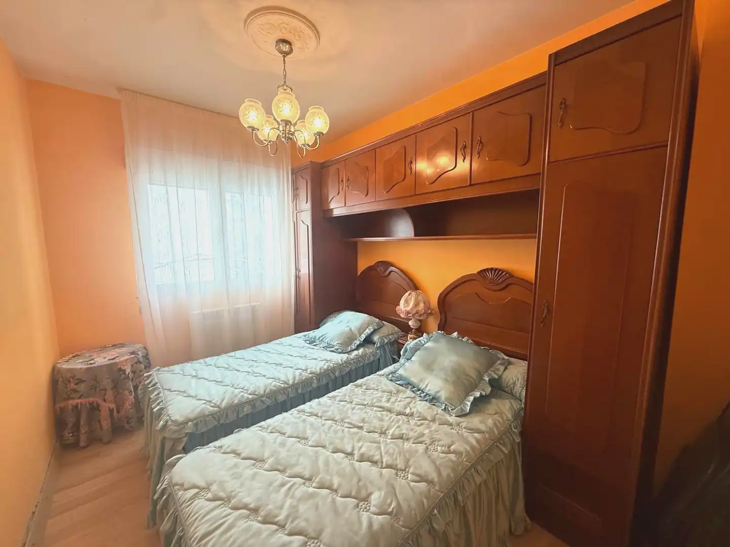 Habitación de Piso en venta en Avilés con Calefacción, Terraza y Amueblado