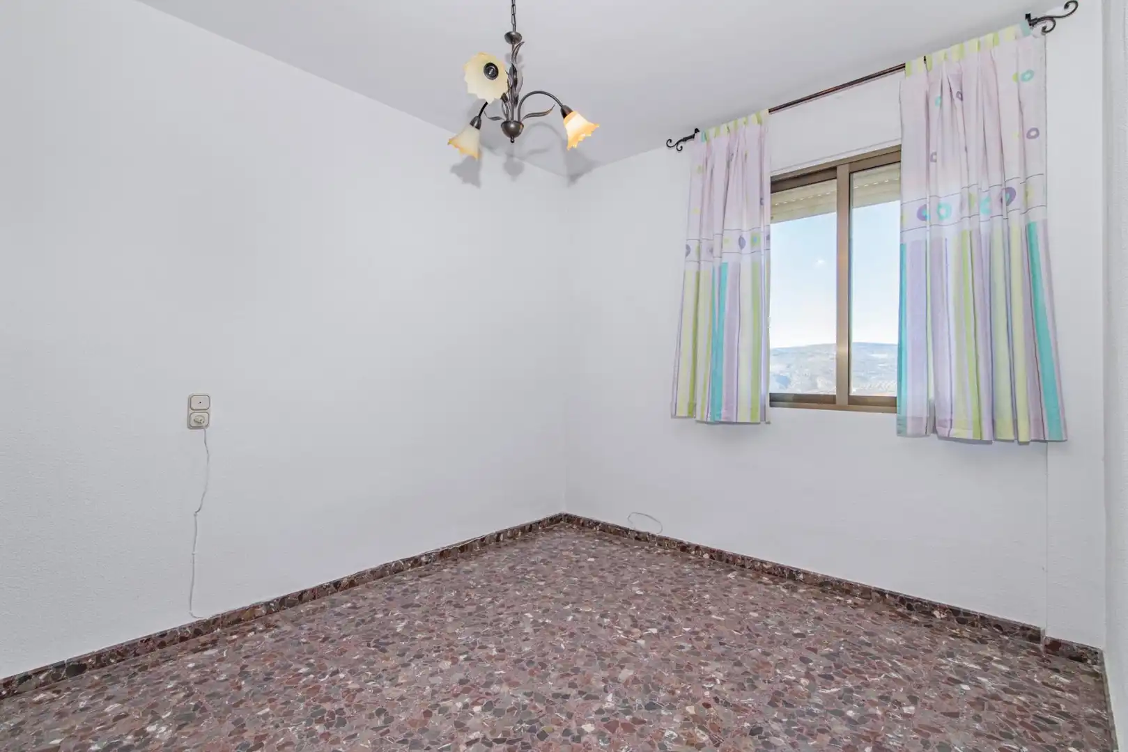 Schlafzimmer von Wohnung zum Verkauf in Montefrío mit Balkon