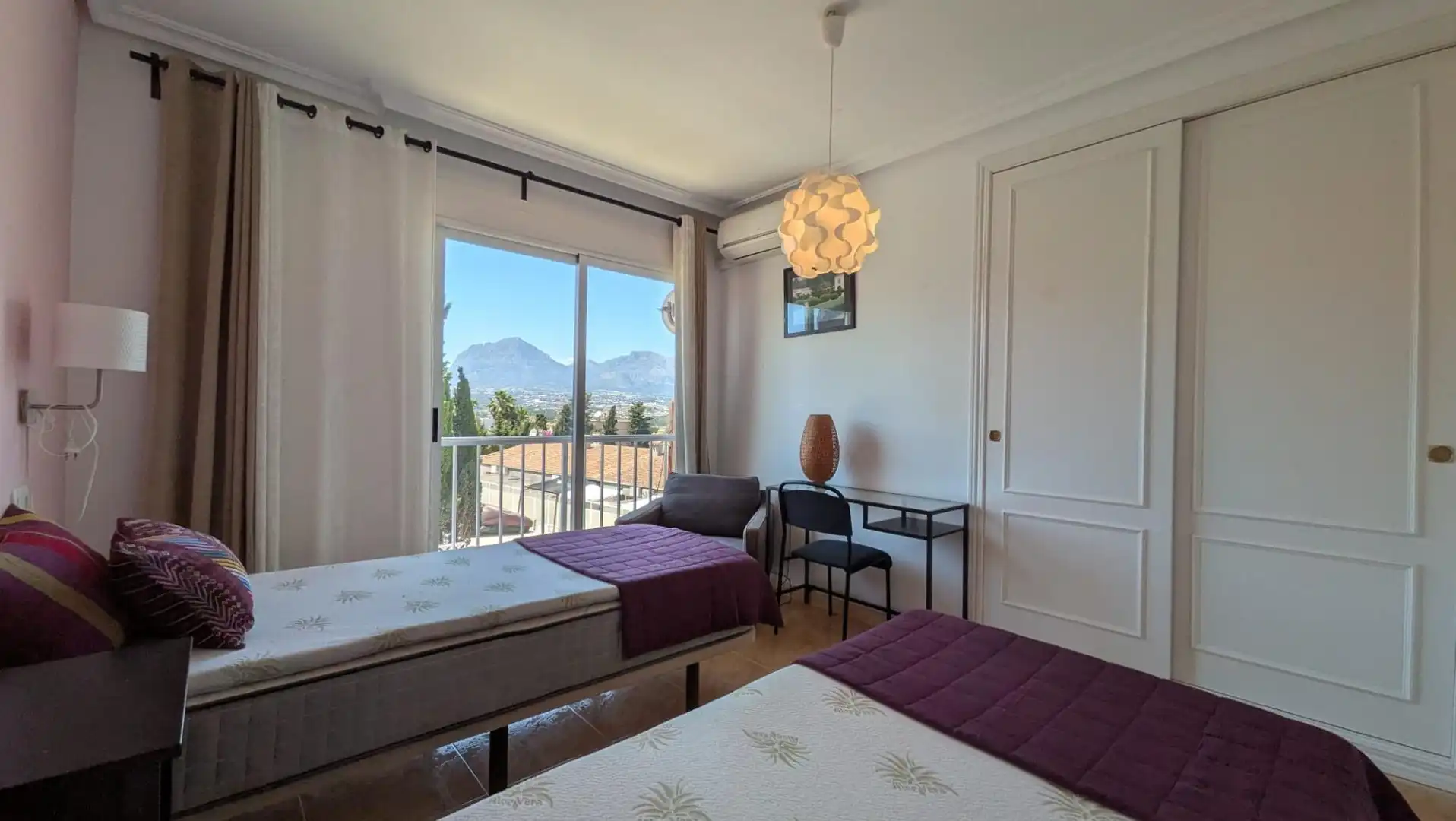 Habitación de Casa o chalet en venta en L'Alfàs del Pi con Aire acondicionado, Terraza y Piscina comunitaria