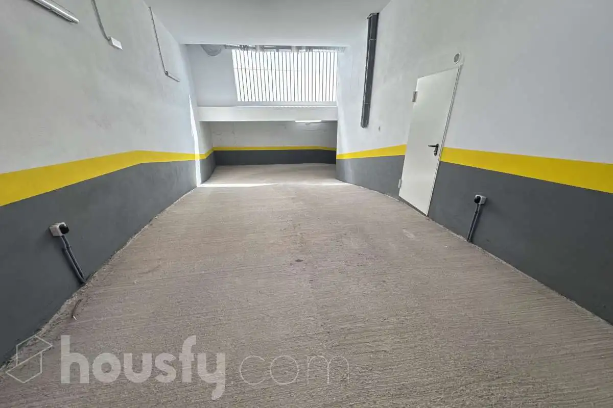 Parkplatz von Wohnung zur Miete in Madrid mit Klimaanlage, Heizung und Abstellraum