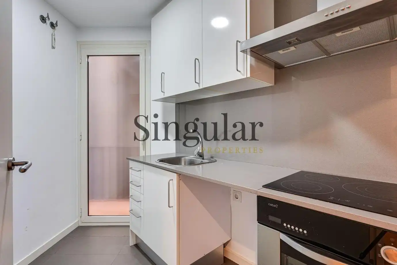 Cocina de Piso en venta en Barcelona con Calefacción y Balcón