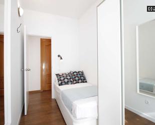 Bedroom of Flat to share in  Barcelona Capital  with Air Conditioner, Heating and Terrace