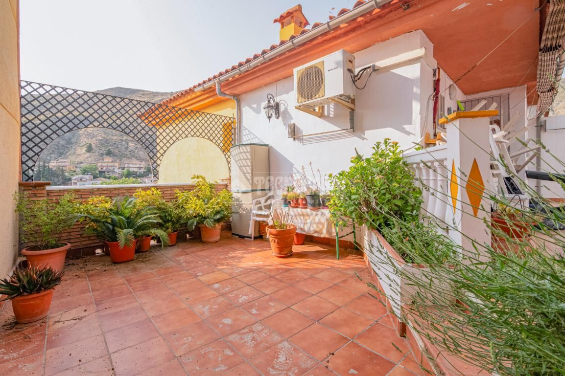 Terrassa de Casa adosada en venda en Pinos Genil amb Terrassa