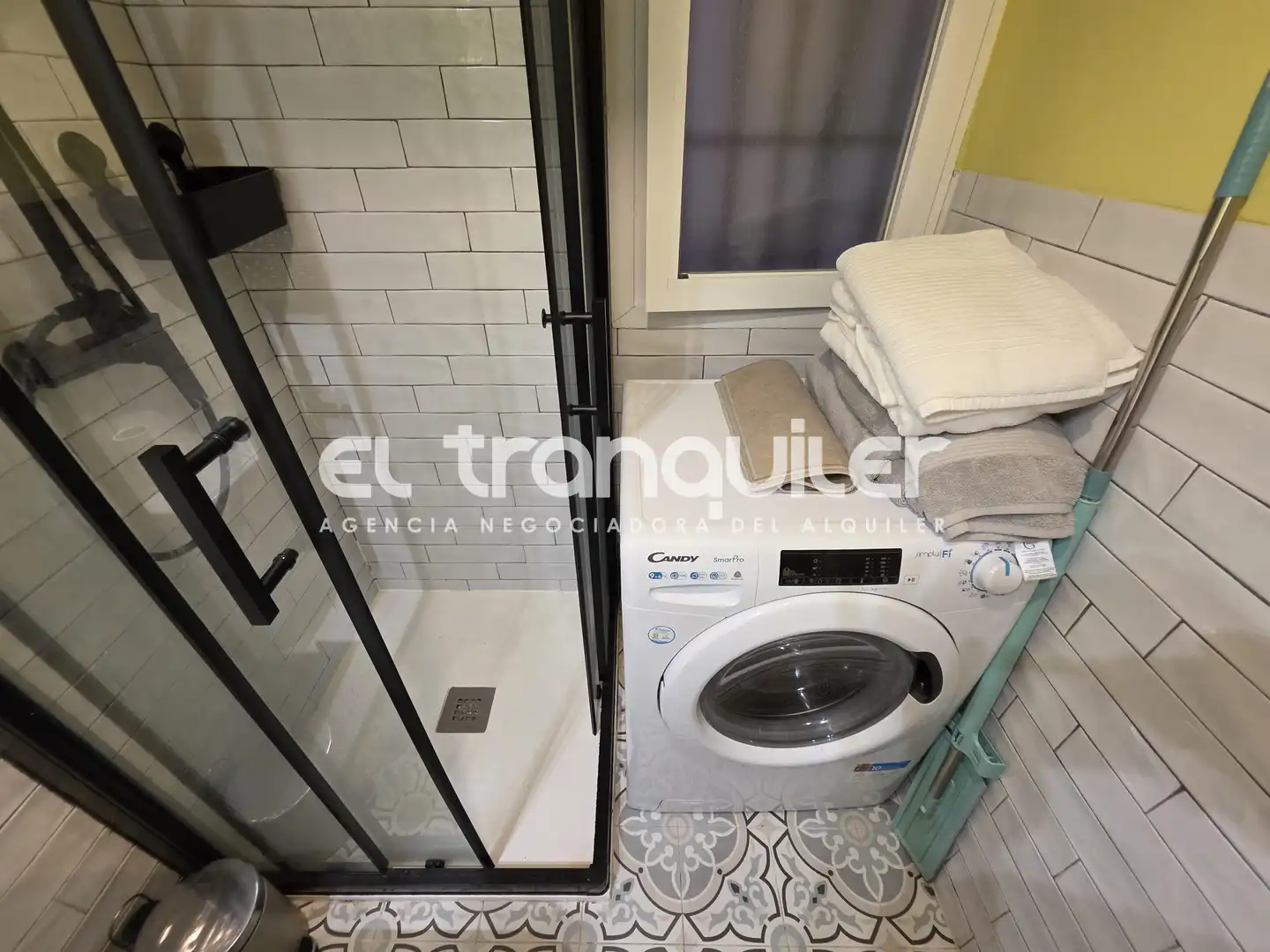 Baño de Estudio de alquiler en Madrid con Amueblado, Lavadora y Se aceptan mascotas