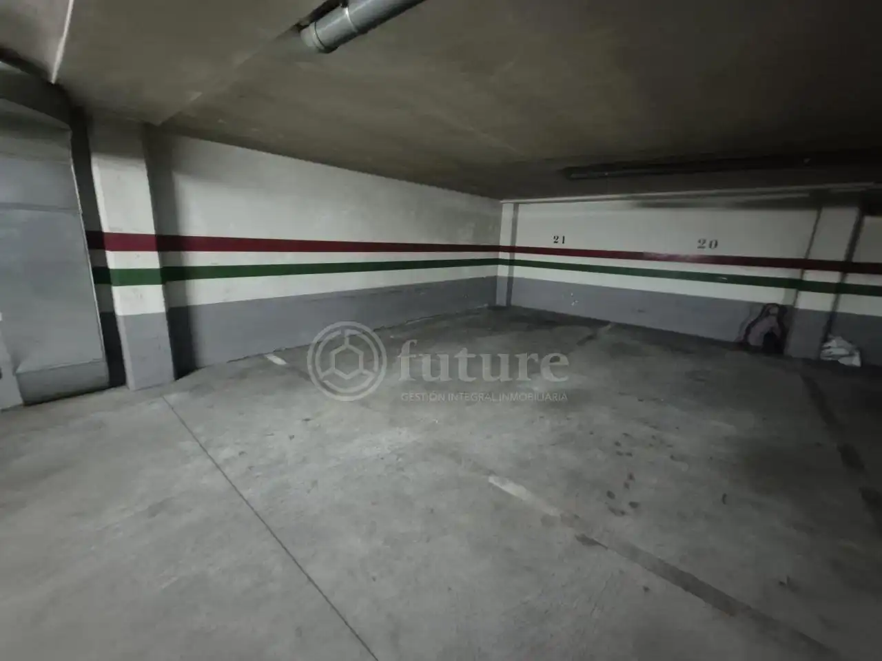 Parking de Piso en venta en Salamanca con Calefacción, Trastero y Amueblado