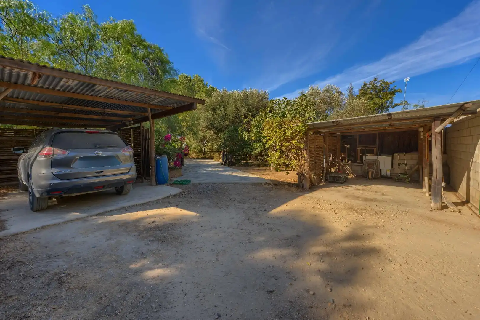 Parking de Casa o chalet en venta en Sanlúcar la Mayor con Aire acondicionado, Jardín privado y Trastero