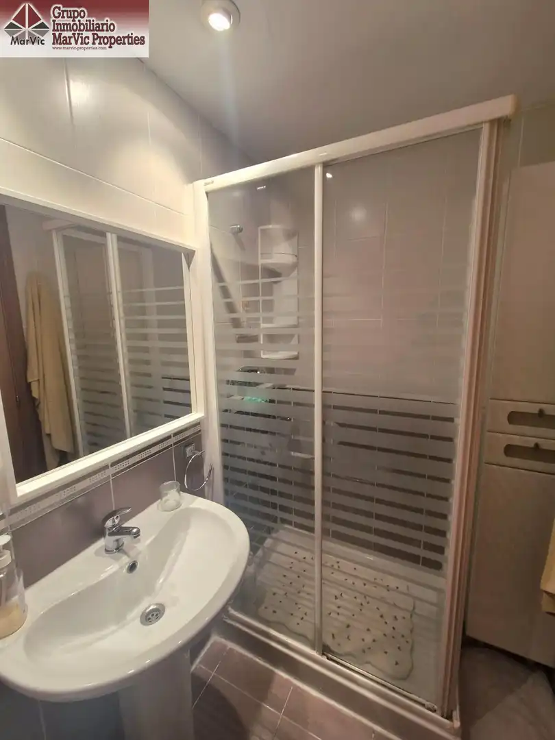 Badezimmer von Dachboden zum Verkauf in Villajoyosa / La Vila Joiosa mit Klimaanlage, Terrasse und Balkon