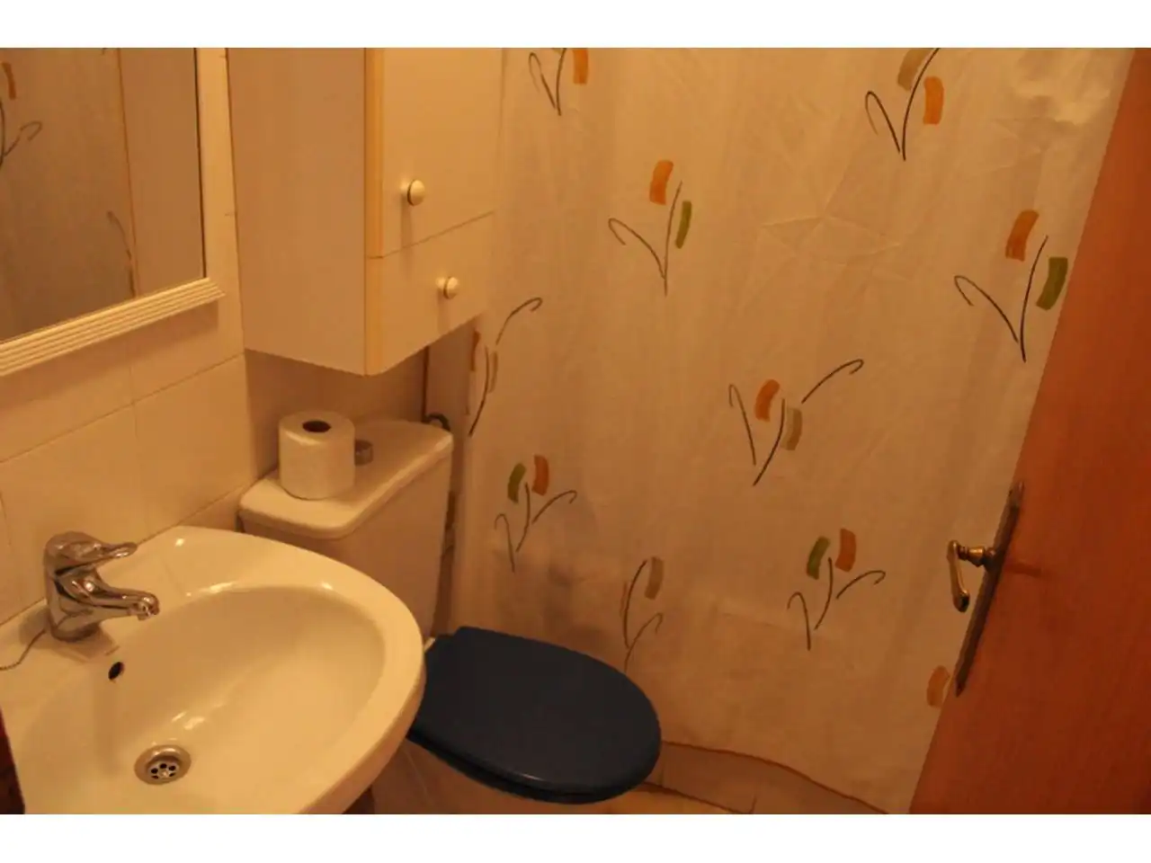 Bany de Apartament de lloguer en Almuñécar amb Aire condicionat, Terrassa i Moblat
