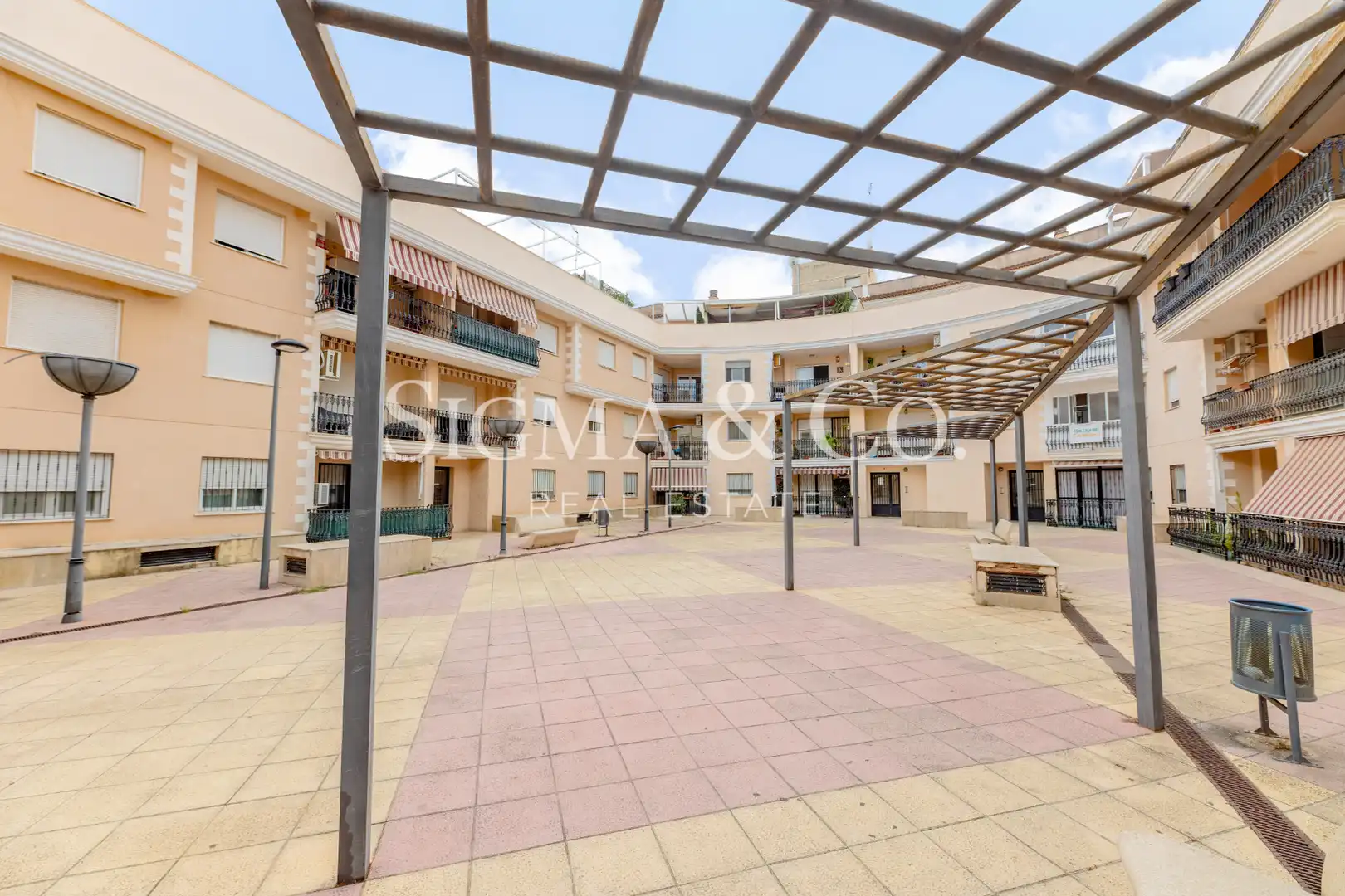 Piso con ascensor en venta en Plaça Enric Valor, imagen 2