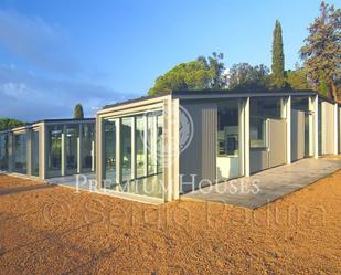 Vista exterior de Casa o xalet de lloguer en Premià de Dalt amb Aire condicionat, Calefacció i Jardí privat