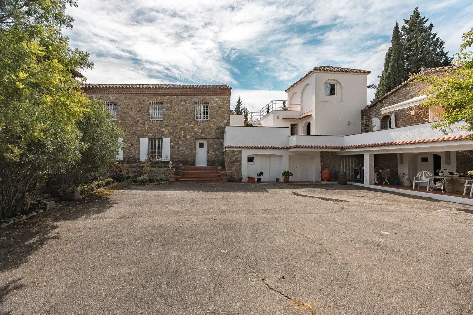 Vista exterior de Casa o chalet en venta en Cabanelles con Calefacción, Terraza y Balcón
