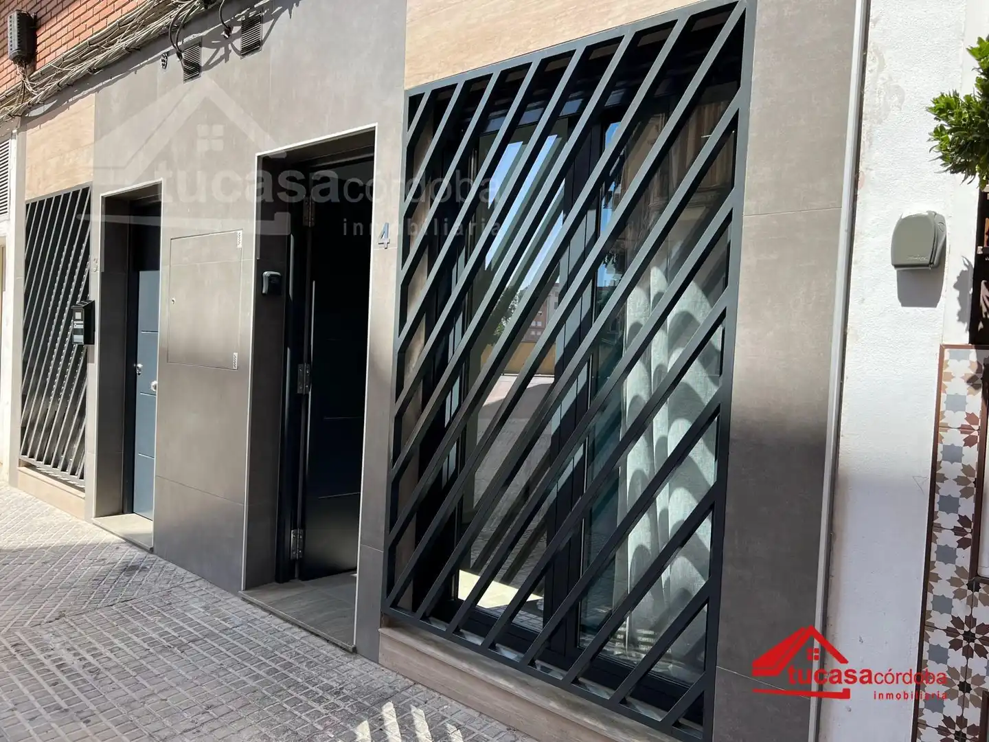 Exterior view of Ground floor for sale in Córdoba  with Air Conditioner